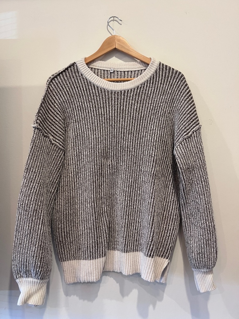 Crewneck Ribbed Knit Sweater - Gray & White